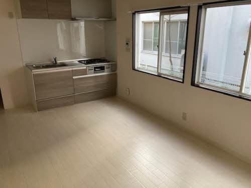 �y���ԁE���r���O�z�@