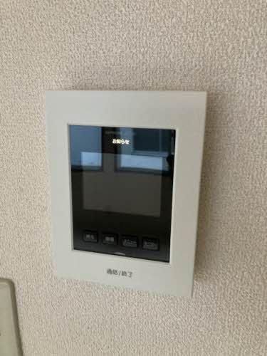 �y�Z�L�����e�B�z�@