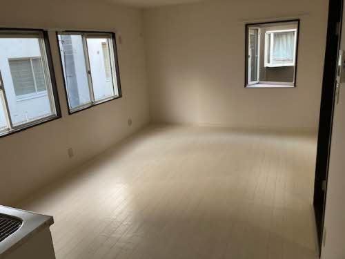 �y�����E���r���O�z�@