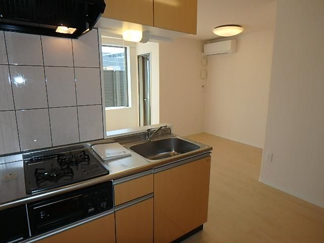 �y�L�b�`���z�@