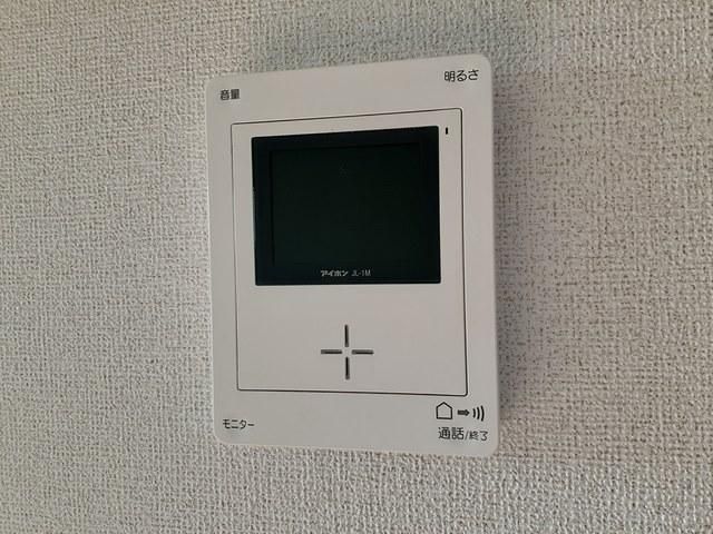 �y�Z�L�����e�B�z�@