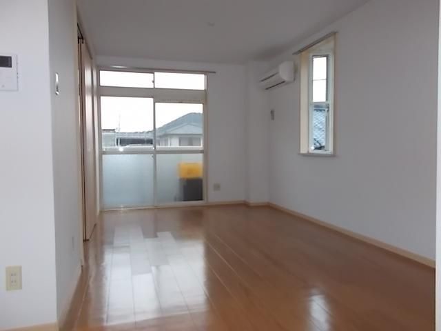 �y���ԁE���r���O�z�@���L�b�`���ɑ��L�聚