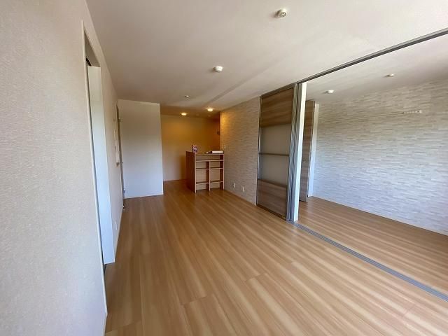 �y���ԁE���r���O�z�@