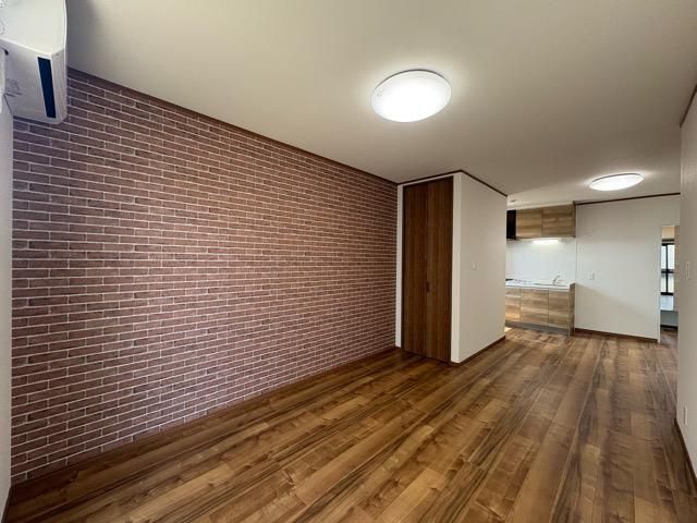 �y�����E���r���O�z�@