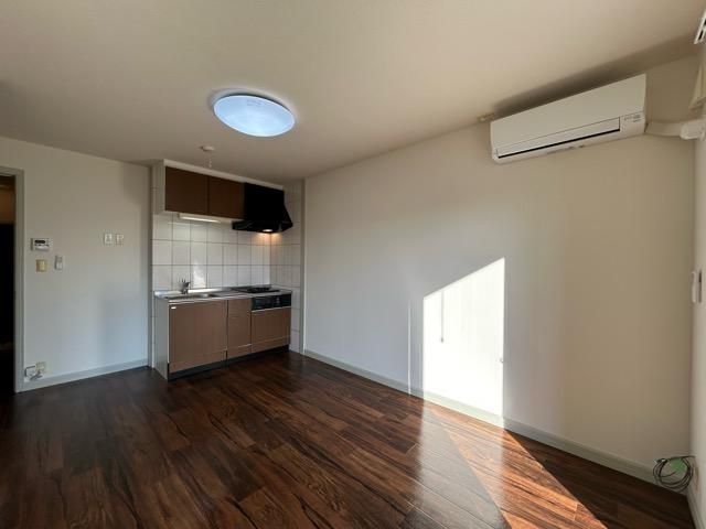 �y�����E���r���O�z�@