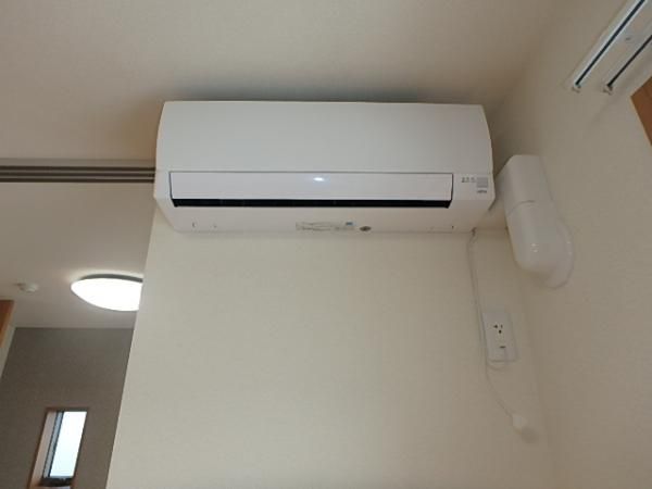 �y���̑��ݔ��z�@���G�A�R���t��