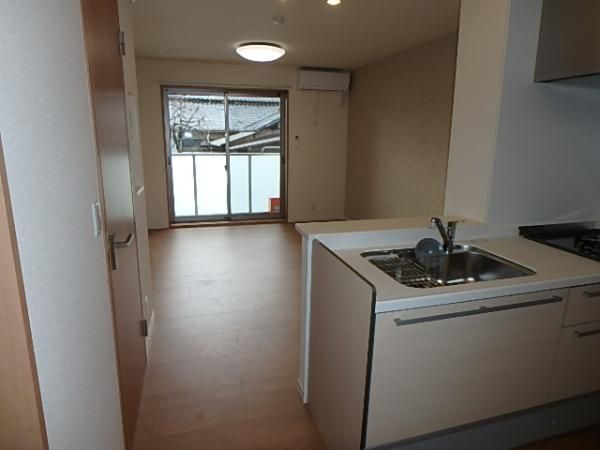 �y�����E���r���O�z�@