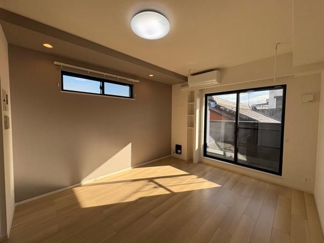 �y���ԁE���r���O�z�@