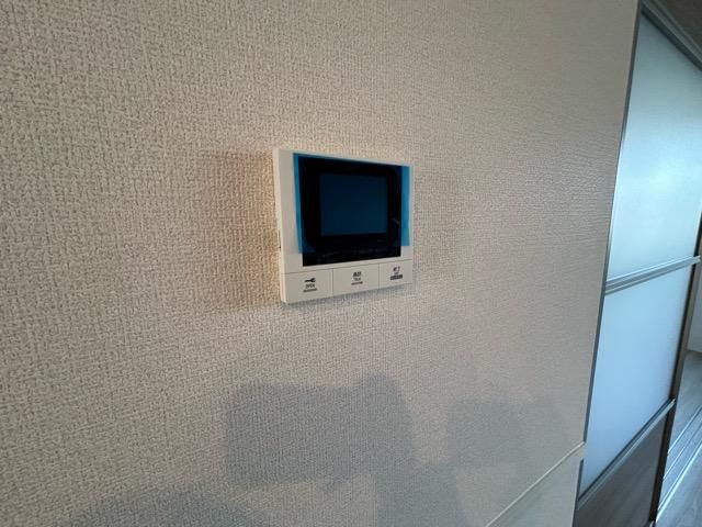 �y�Z�L�����e�B�z�@