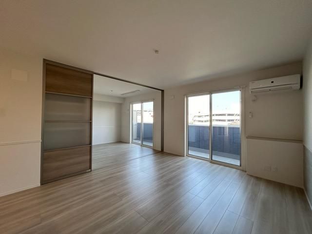 �y�����E���r���O�z�@