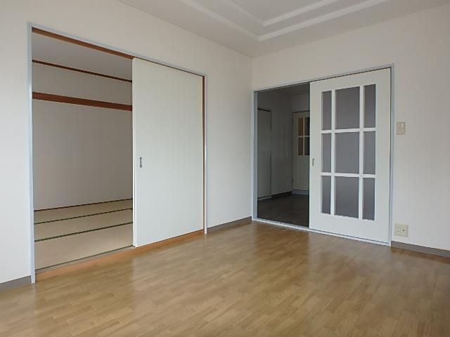 �y���ԁE���r���O�z�@