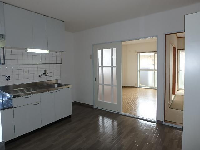 �y�����E���r���O�z�@