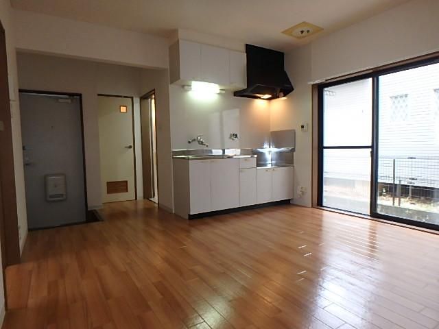 �y���ԁE���r���O�z�@