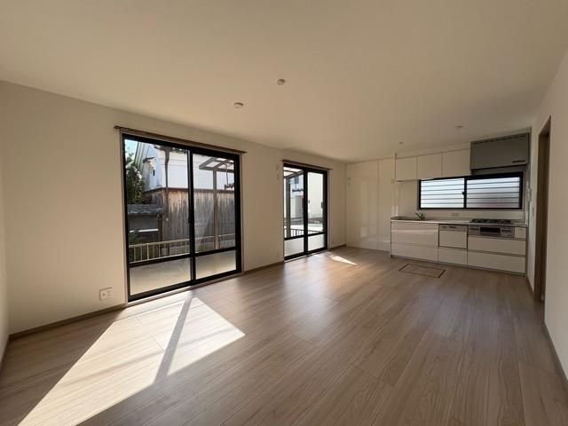 �y���ԁE���r���O�z�@