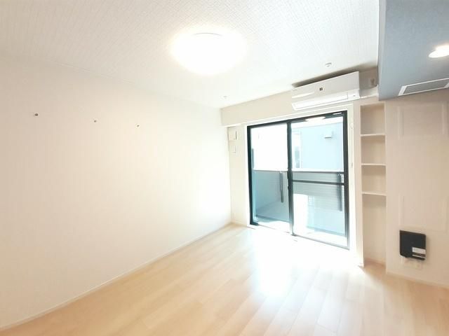 �y���ԁE���r���O�z�@