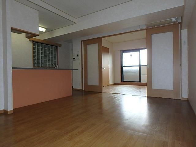 �y���ԁE���r���O�z�@