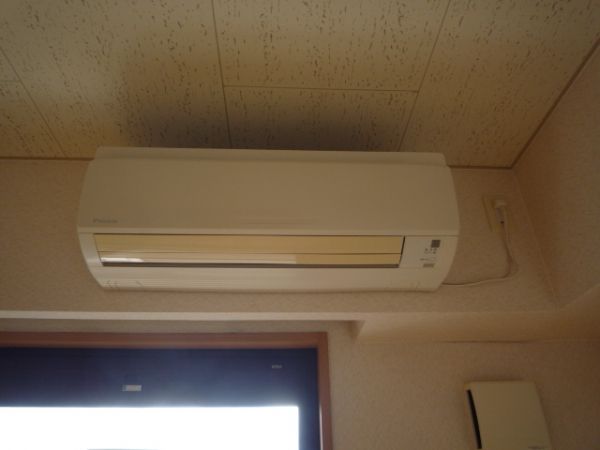 �y���̑��ݔ��z�@���G�A�R����