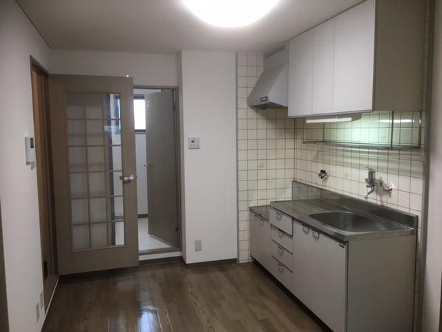 �y���ԁE���r���O�z�@