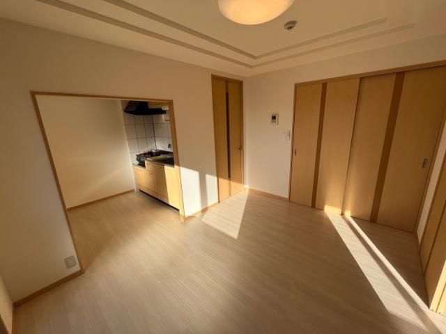 �y���ԁE���r���O�z�@