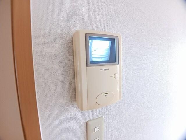 �y�Z�L�����e�B�z�@