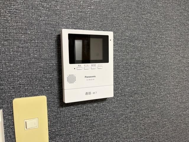 �y�Z�L�����e�B�z�@