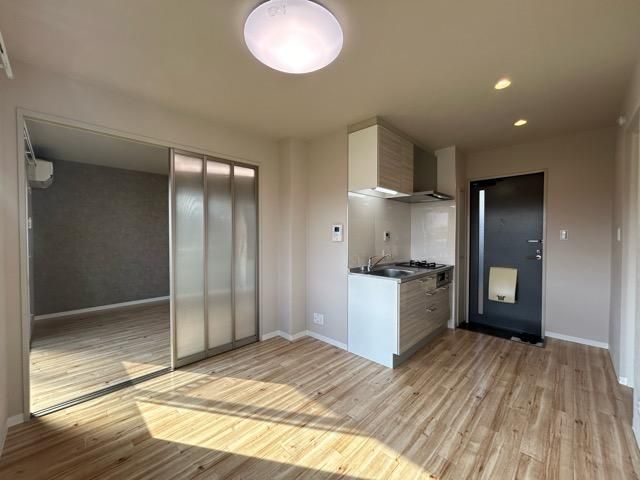 �y���ԁE���r���O�z�@���c�j6���ł������X�y�[�X��