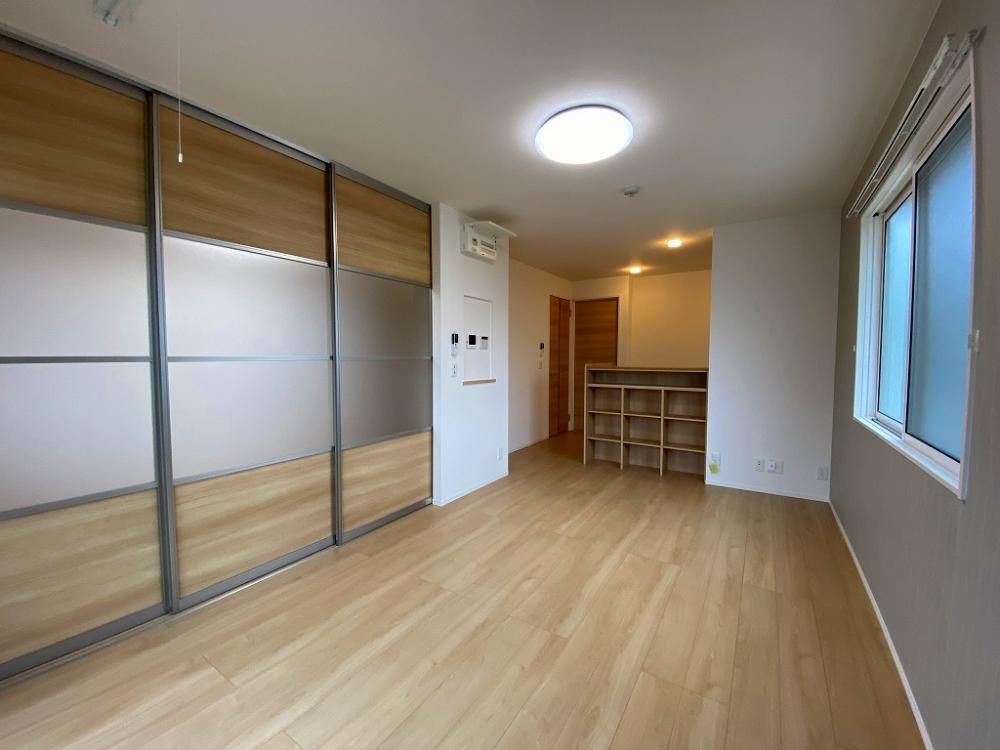 �y�����E���r���O�z�@