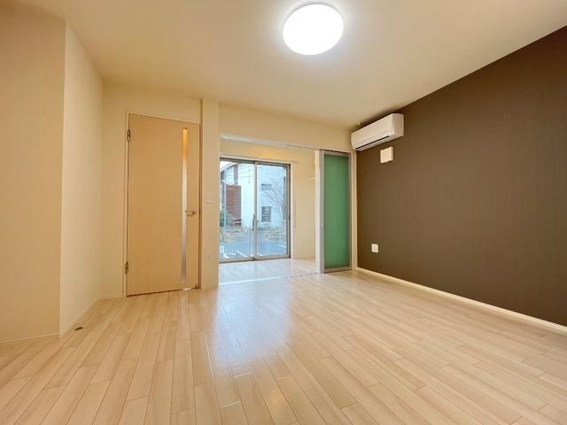 �y���ԁE���r���O�z�@