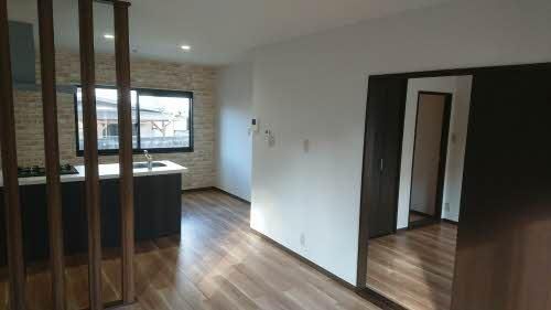 �y�����E���r���O�z�@