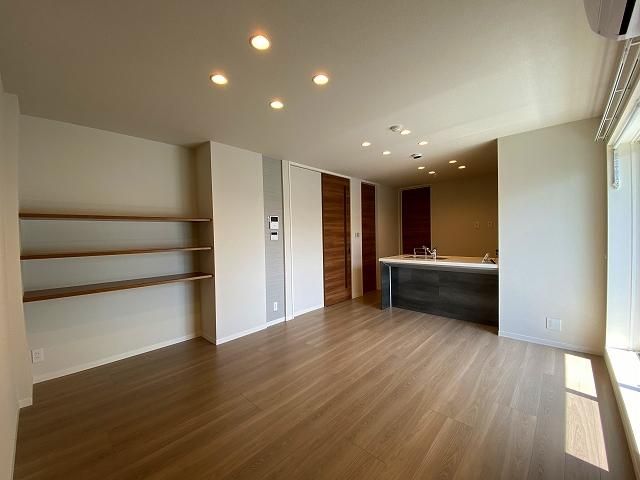 �y���ԁE���r���O�z�@