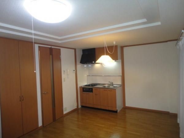 �y�����E���r���O�z�@