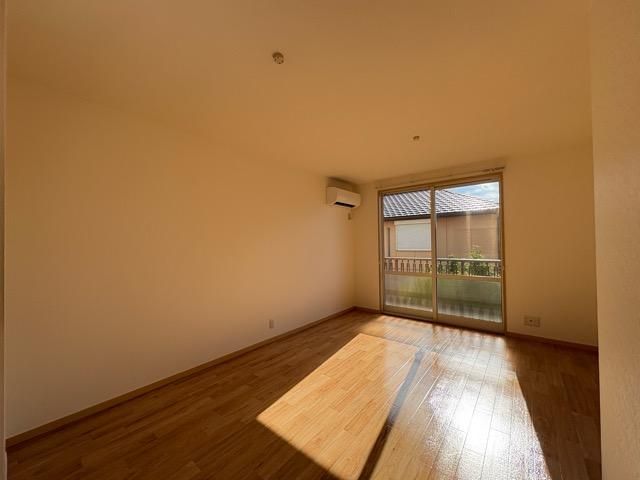 �y�����E���r���O�z�@