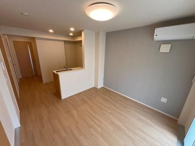 �y���ԁE���r���O�z�@