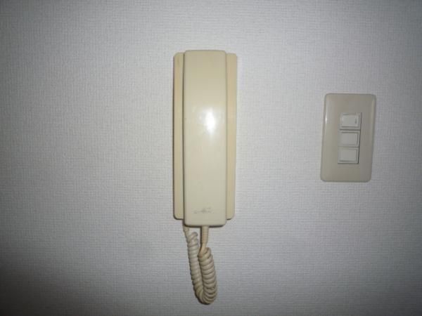 �y�Z�L�����e�B�z�@