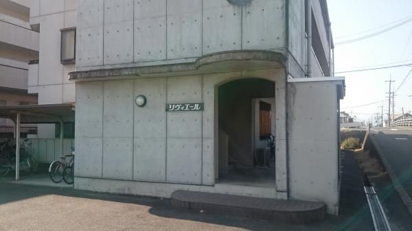 �y�G���g�����X�z�@