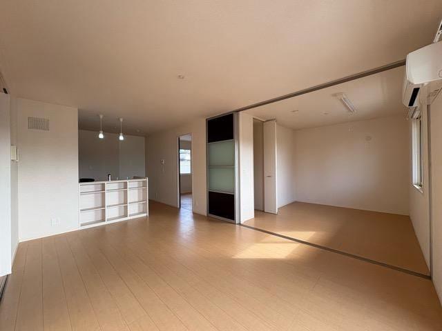 �y���ԁE���r���O�z�@