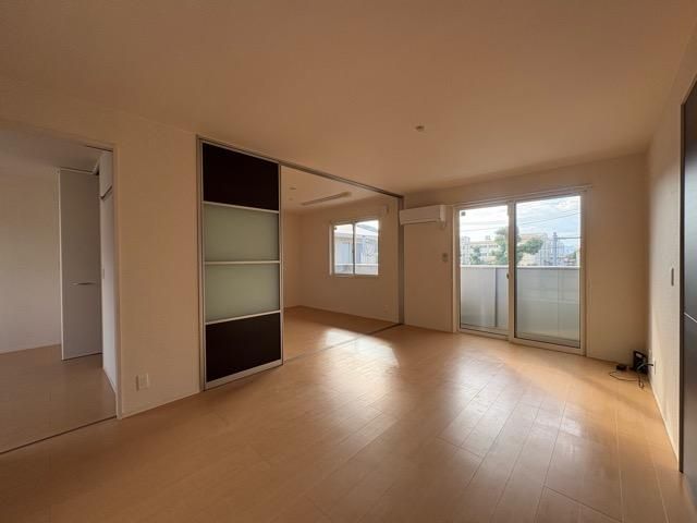 �y�����E���r���O�z�@