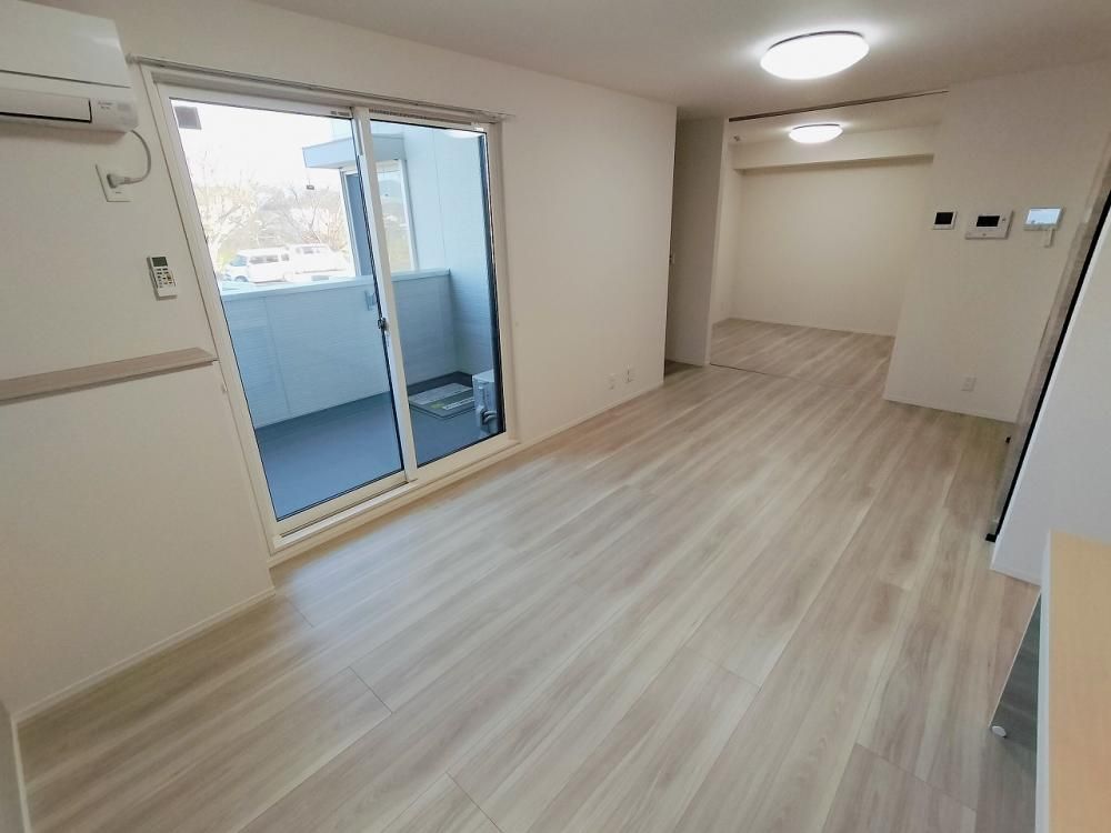 �y�����E���r���O�z�@