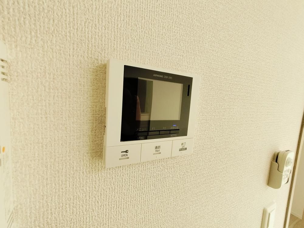 �y�Z�L�����e�B�z�@