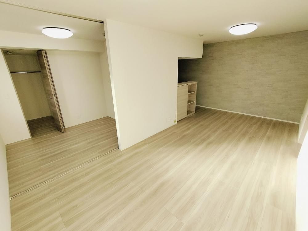 �y�����E���r���O�z�@