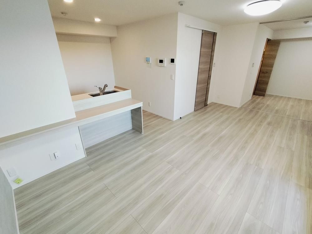 �y�����E���r���O�z�@