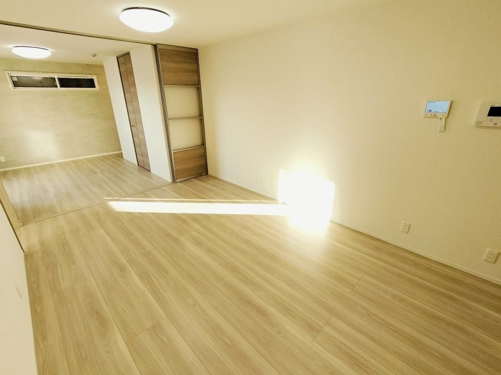 �y�����E���r���O�z�@