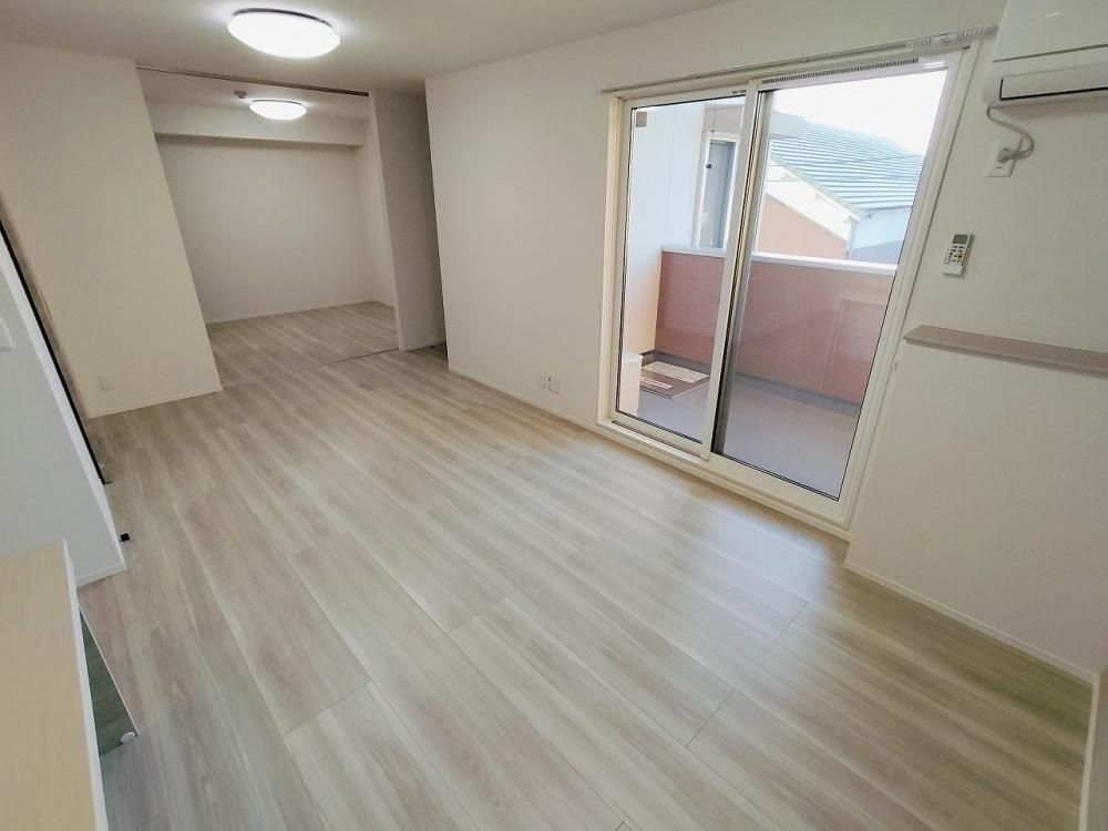 �y���ԁE���r���O�z�@