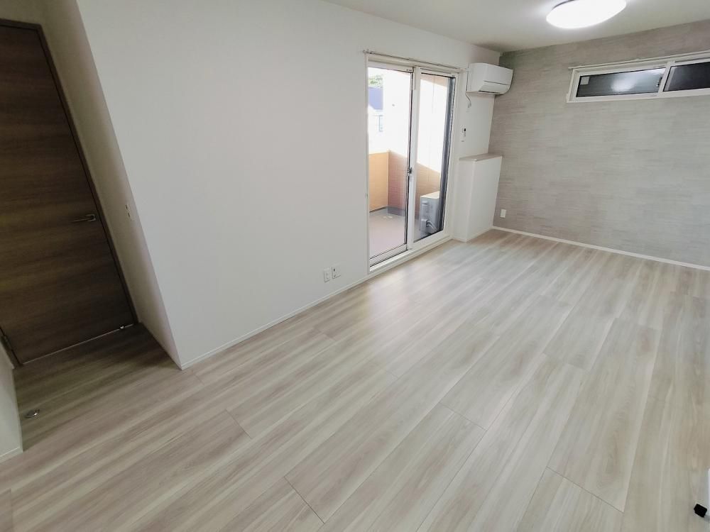 �y�����E���r���O�z�@