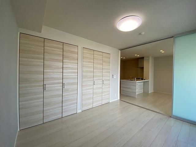 �y�����E���r���O�z�@