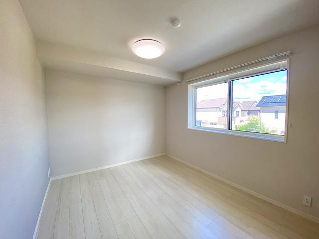 �y�����E���r���O�z�@