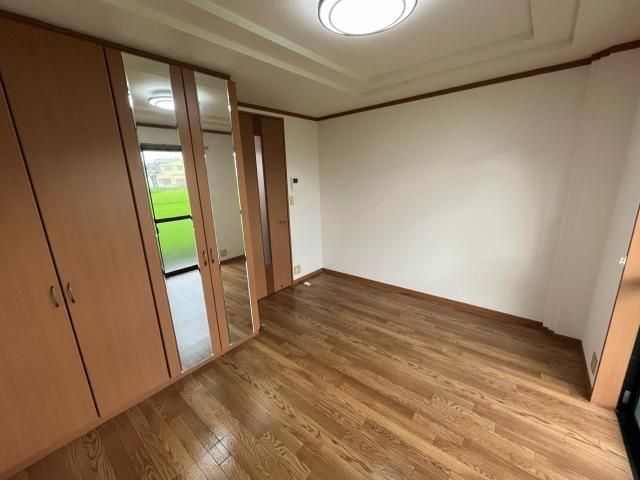 �y���ԁE���r���O�z�@