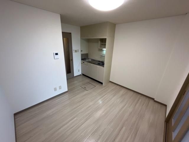 �y���ԁE���r���O�z�@���L���������̂P�c�j��