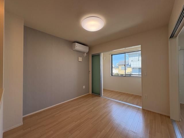 �y�����E���r���O�z�@