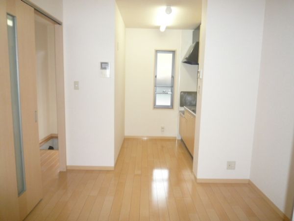 �y���ԁE���r���O�z�@